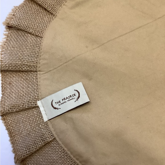 The Prairie  by Rachel Ashwell Round Burlap Placemats Inscribed 15.5 in - Picture 7 of 7